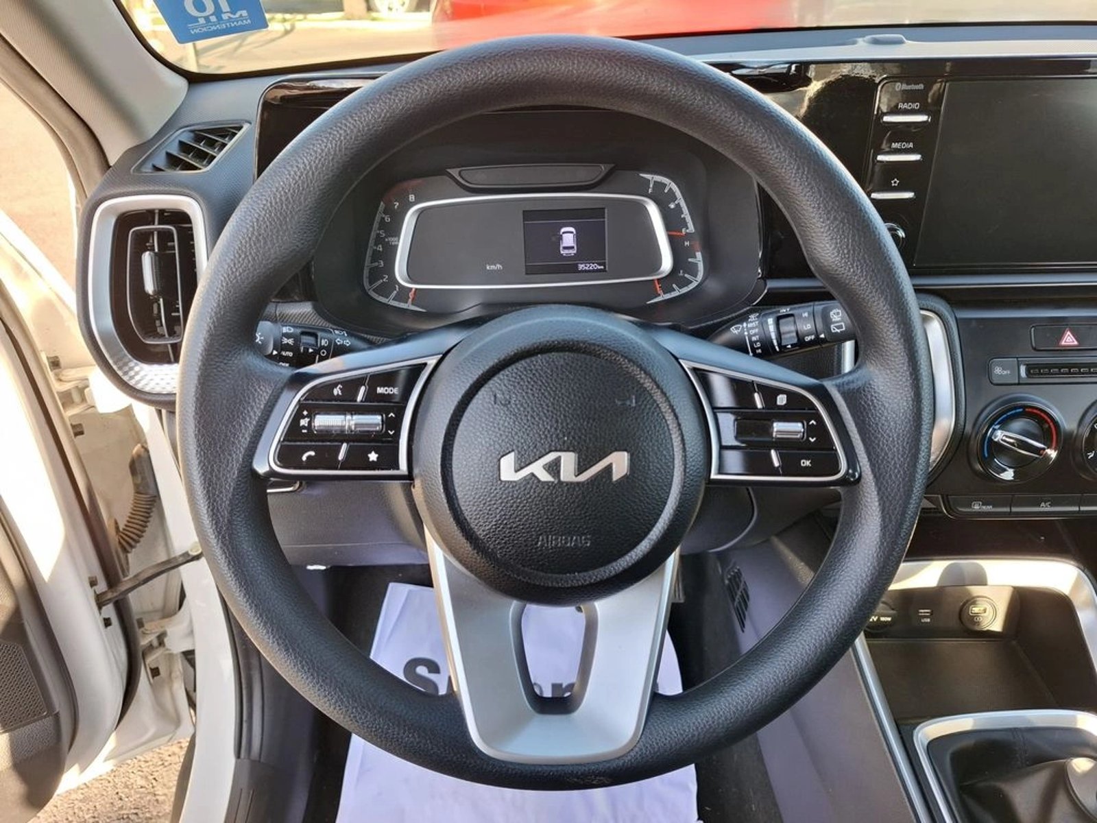 Kia SONET 1.5 EX 4X2 RI 6MT 5P 2024 - Imagen 15 de 20
