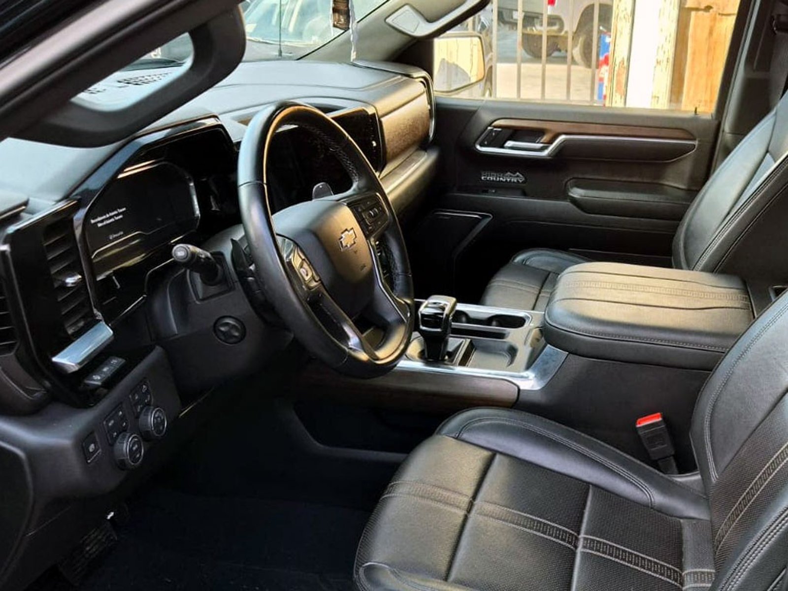 CHEVROLET SILVERADO 3.0 HIGH COUNTRY 4X4 AT 4P 2025 - Imagen 6 de 9