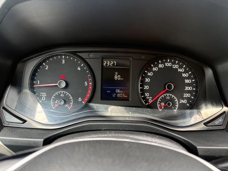 Volkswagen AMAROK 2.0 TRENDLINE DIESEL DOB. CAB. 2WD MT 4P 2020 - Imagen 9 de 12