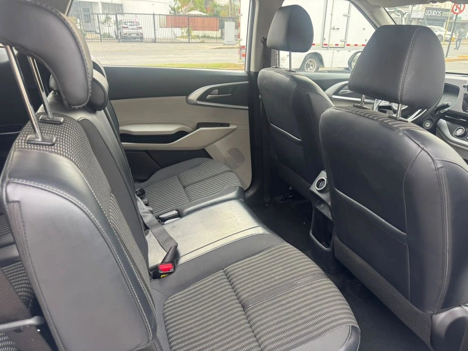 KIA CARENS 1.4 EX 2023 - Imagen 10 de 12