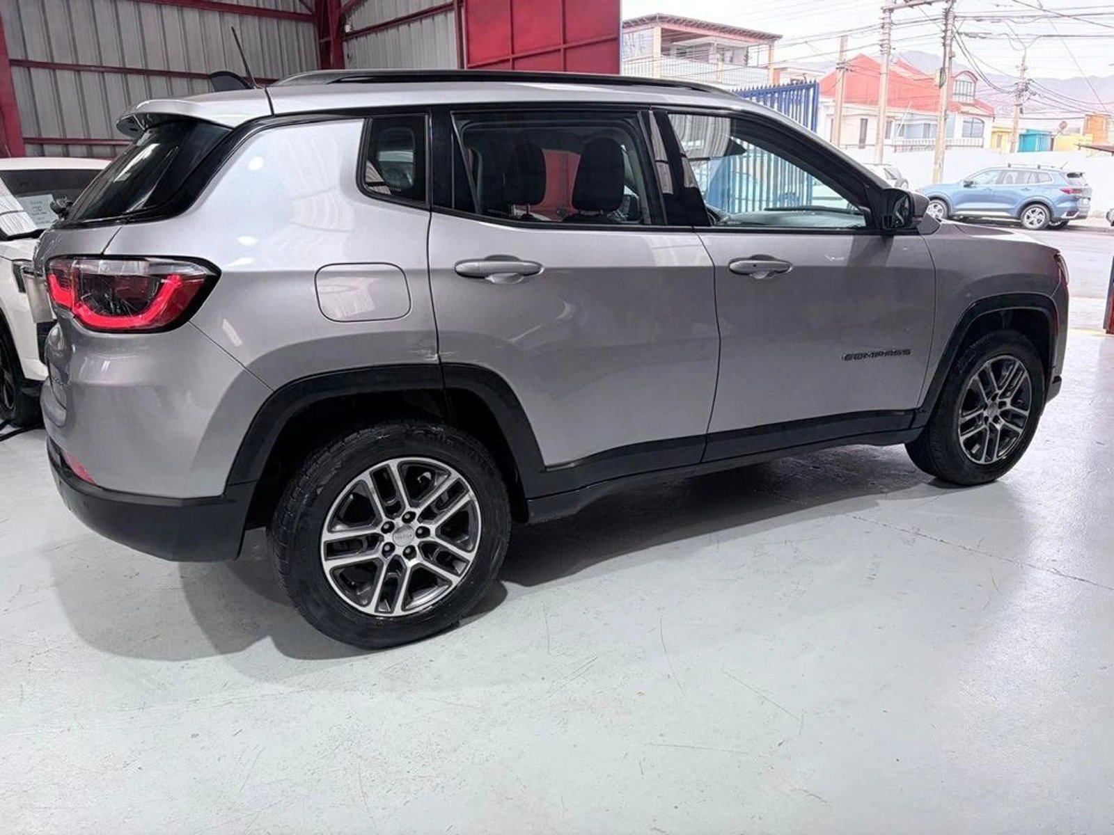 JEEP COMPASS 2.4 LONGITUDE AT 2021 - Imagen 9 de 16