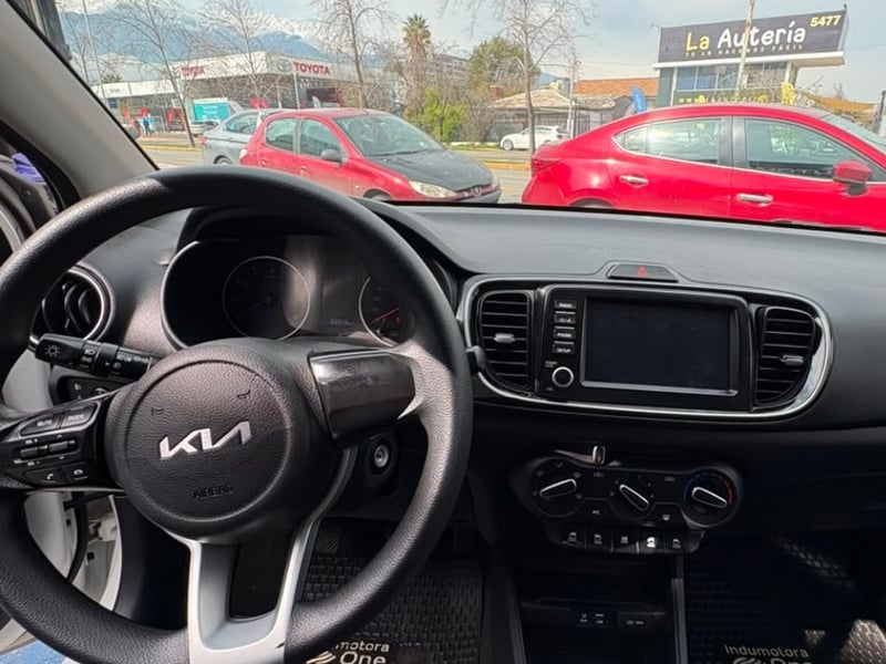 Kia SOLUTO 2023 - Imagen 9 de 11