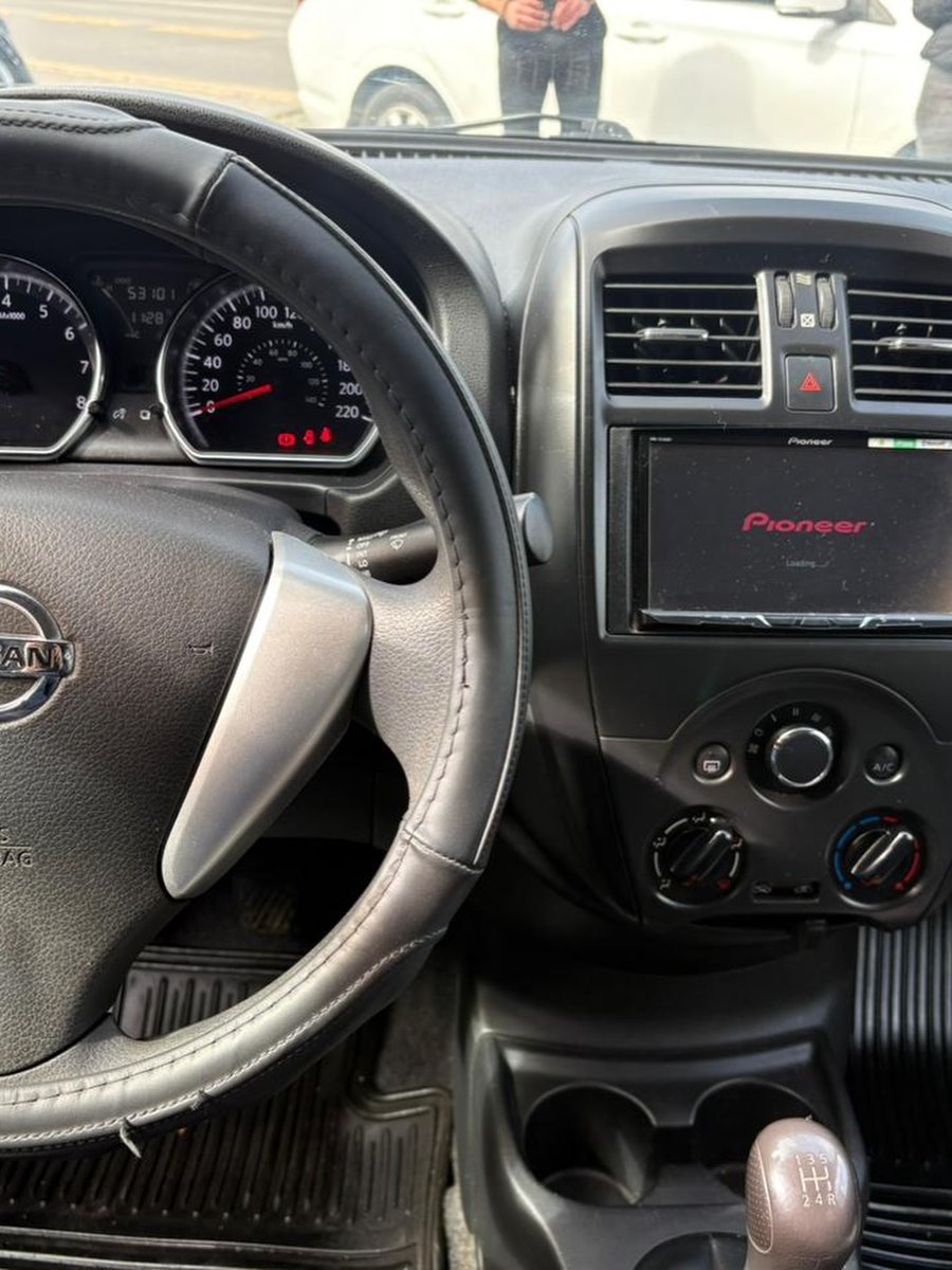 Nissan VERSA 2022 - Imagen 8 de 10