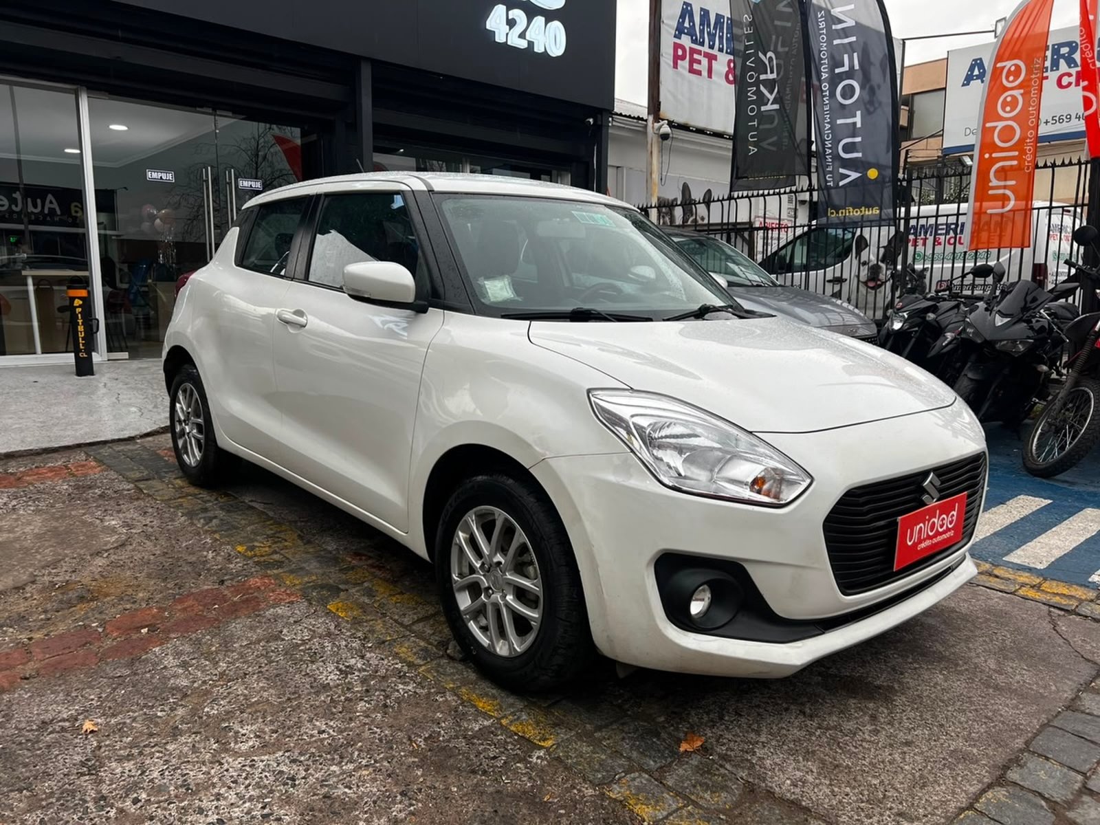 Suzuki SWIFT 2021 - Foto 3 de 10