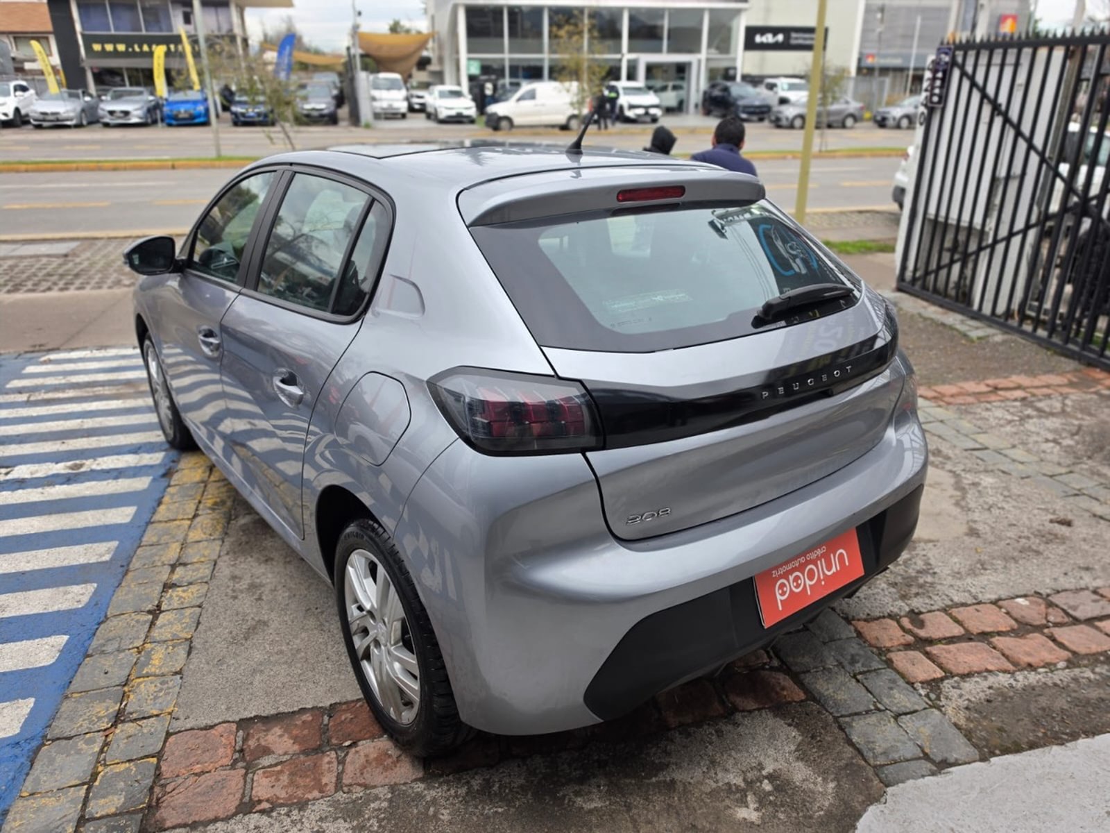 Peugeot 208 2023 - Foto 4 de 11