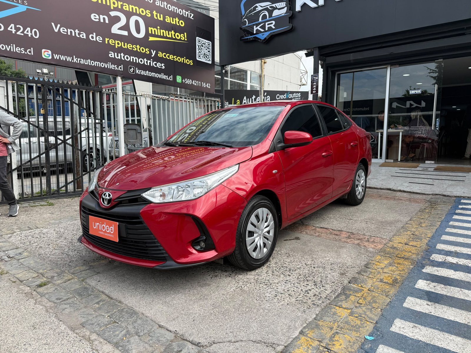 Toyota YARIS 2021 - Foto 3 de 10