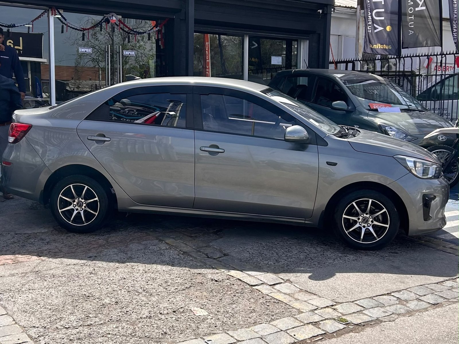 Kia SOLUTO 2021 - Foto 2 de 9