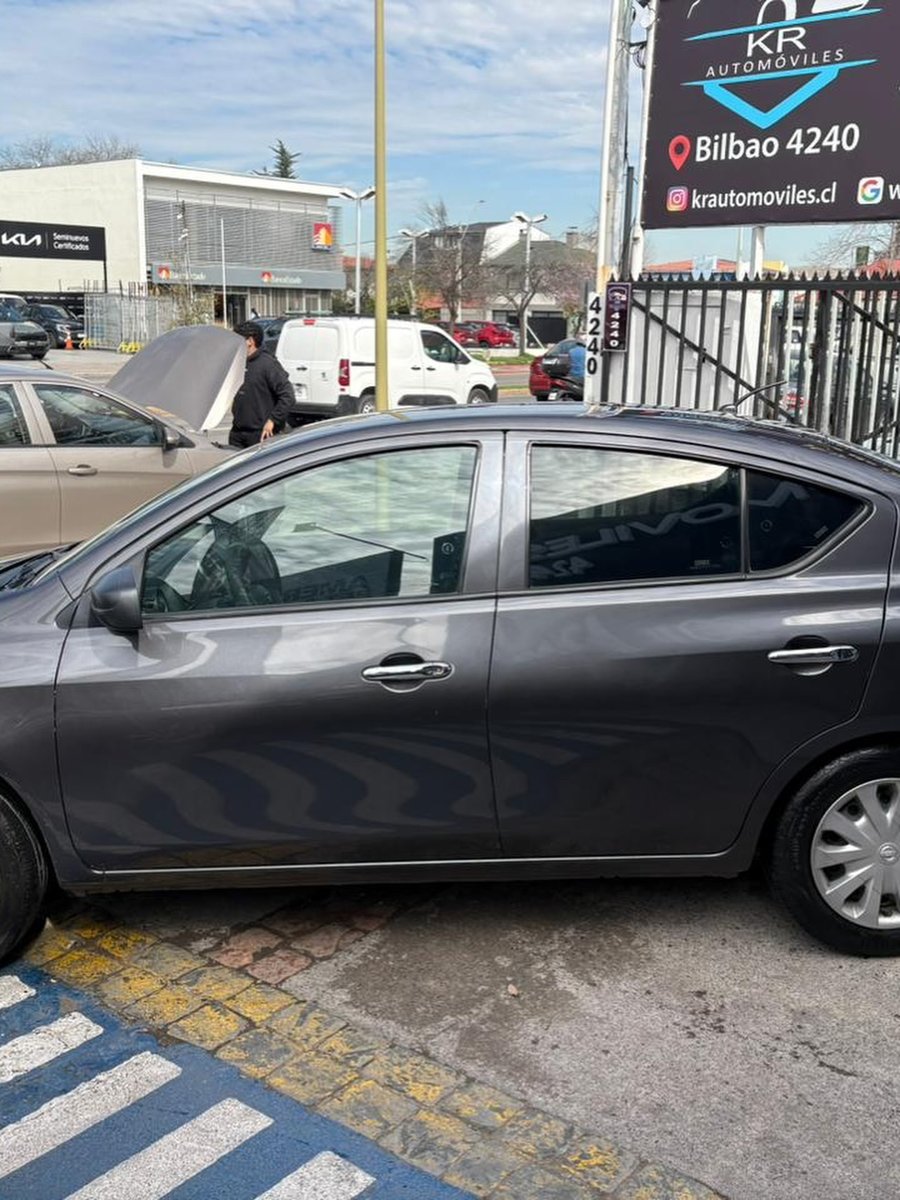 Nissan VERSA 2022 - Imagen 4 de 10