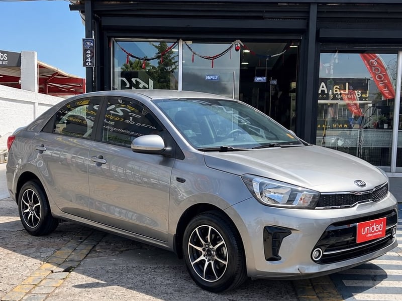 Kia SOLUTO 2021