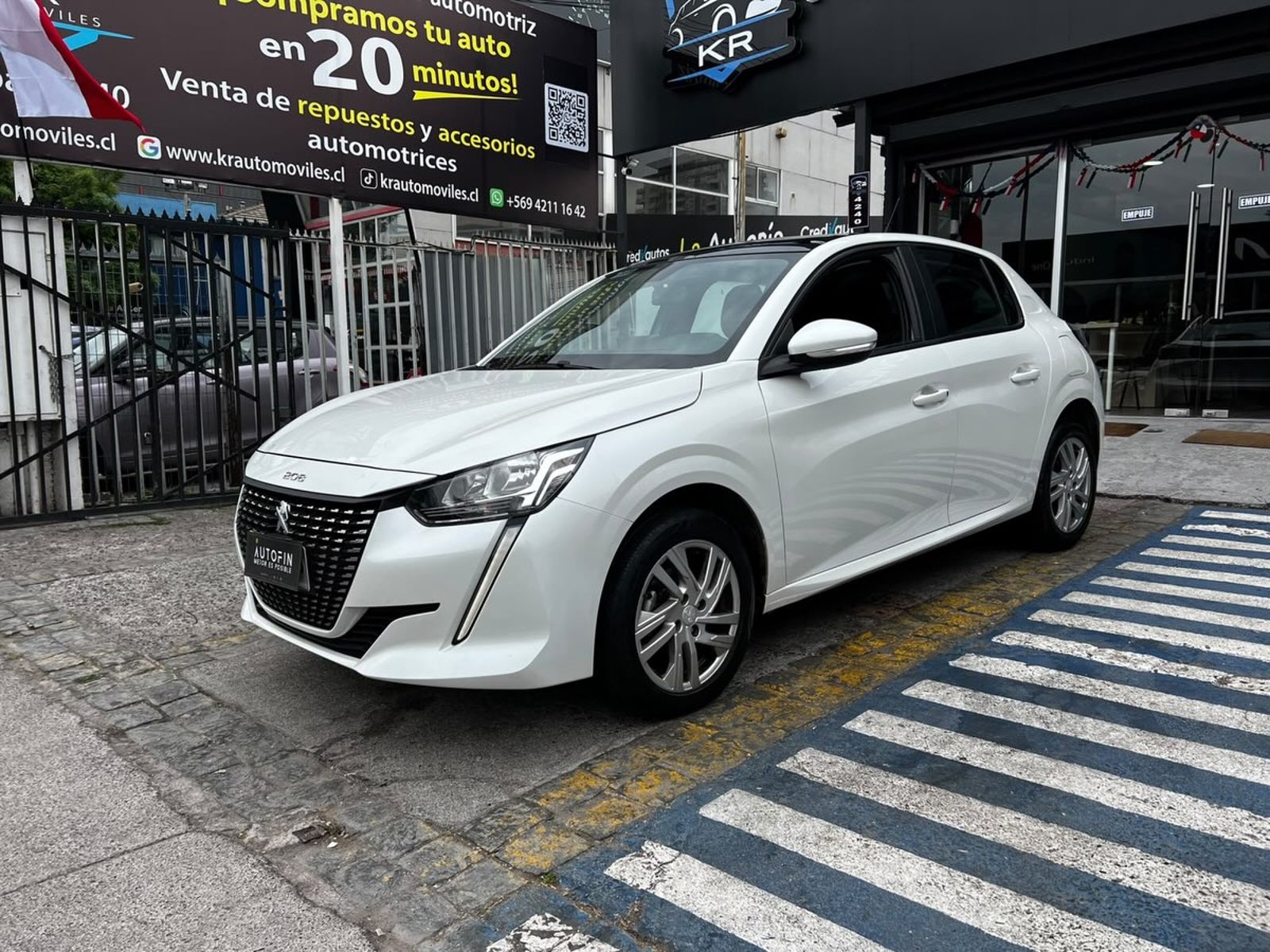 Peugeot 208 2023 - Foto 3 de 10