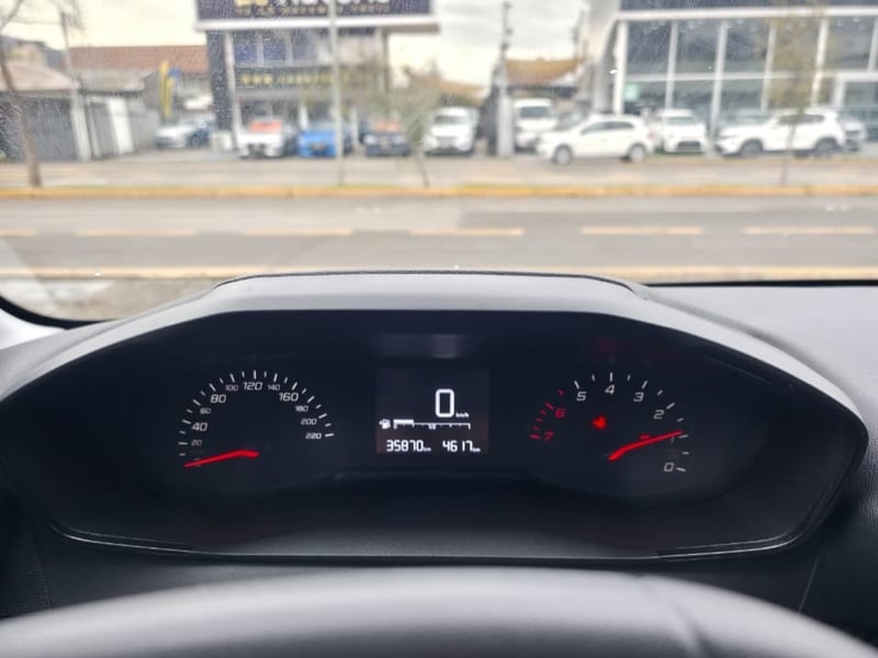 Peugeot 208 2024 - Imagen 8 de 11