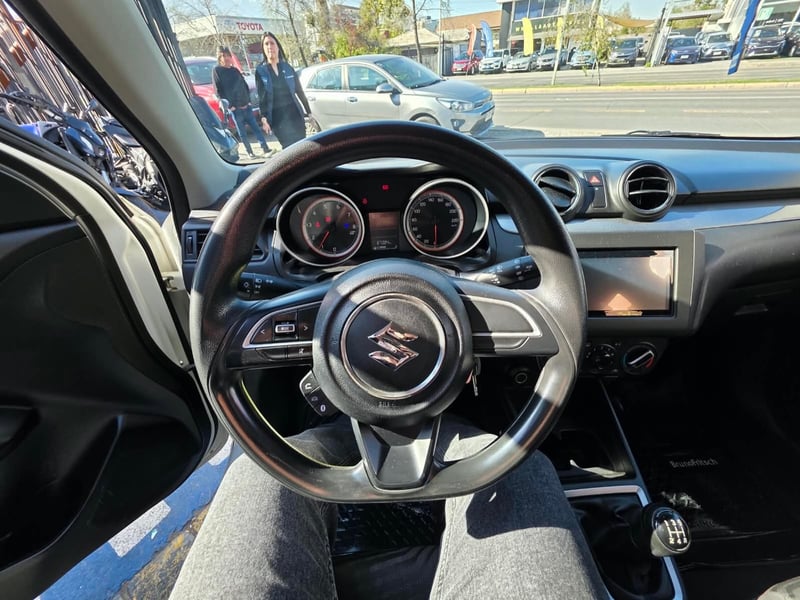 Suzuki SWIFT 2021 - Imagen 9 de 10