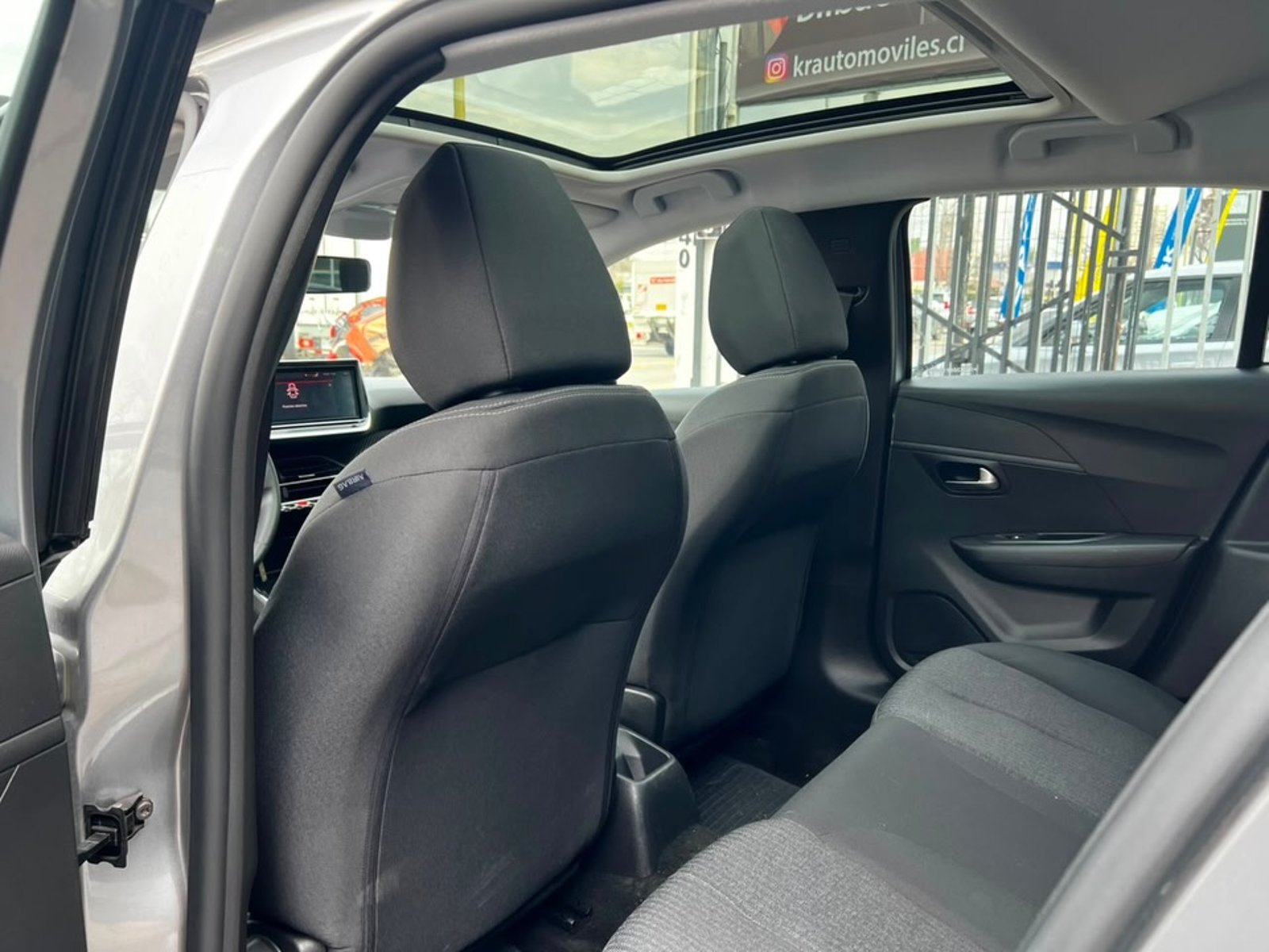 Peugeot 208 2023 - Imagen 8 de 9