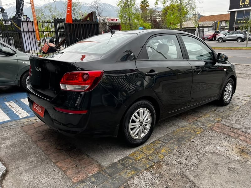 Kia SOLUTO 2024 - Imagen 7 de 10