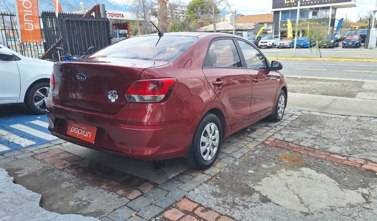 Kia SOLUTO 2020 - Imagen 7 de 10
