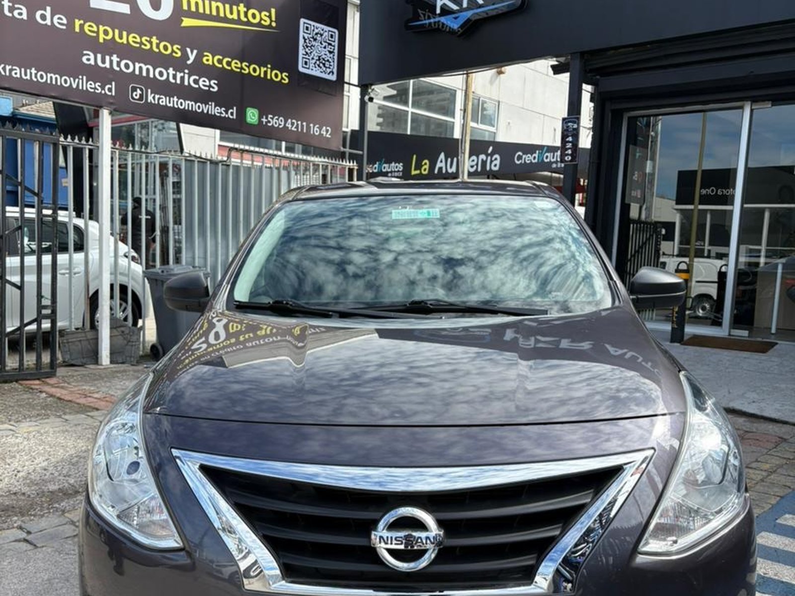 Nissan VERSA 2022 - Foto 2 de 10