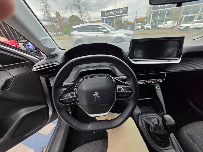 Peugeot 208 2023 - Imagen 10 de 11