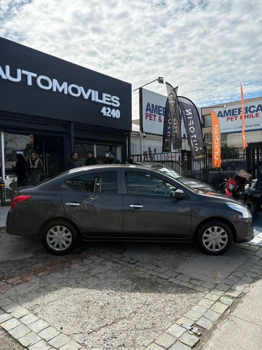 Nissan VERSA 2022 - Imagen 3 de 10