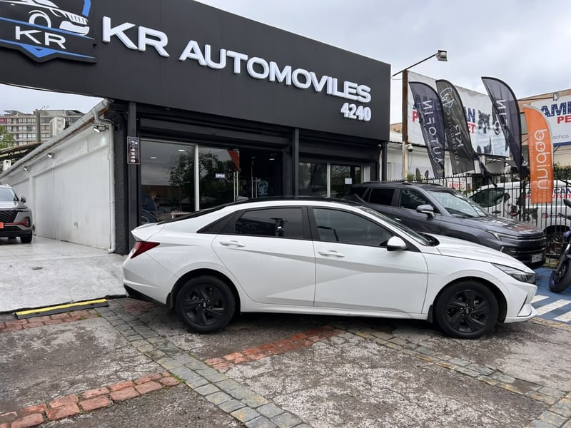 Hyundai ELANTRA 2022 - Imagen 6 de 10