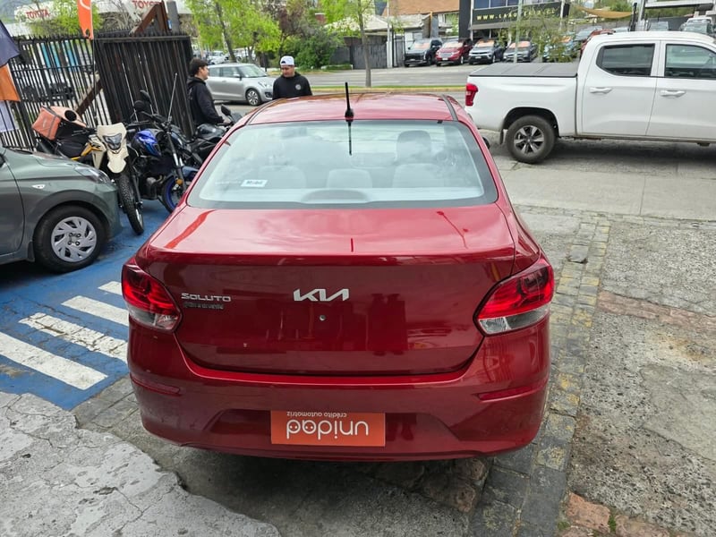 Kia SOLUTO 2024 - Imagen 4 de 10