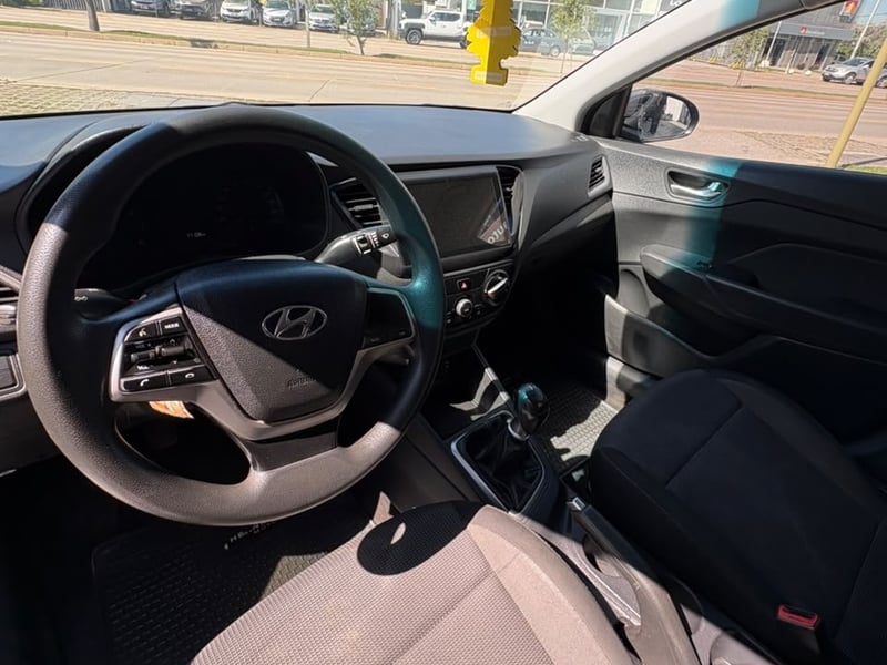 Hyundai ACCENT 2021 - Imagen 7 de 9