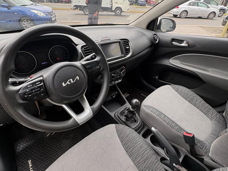 Kia SOLUTO 2022 - Imagen 8 de 10