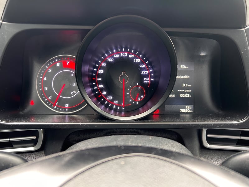 Hyundai ELANTRA 2022 - Imagen 9 de 10