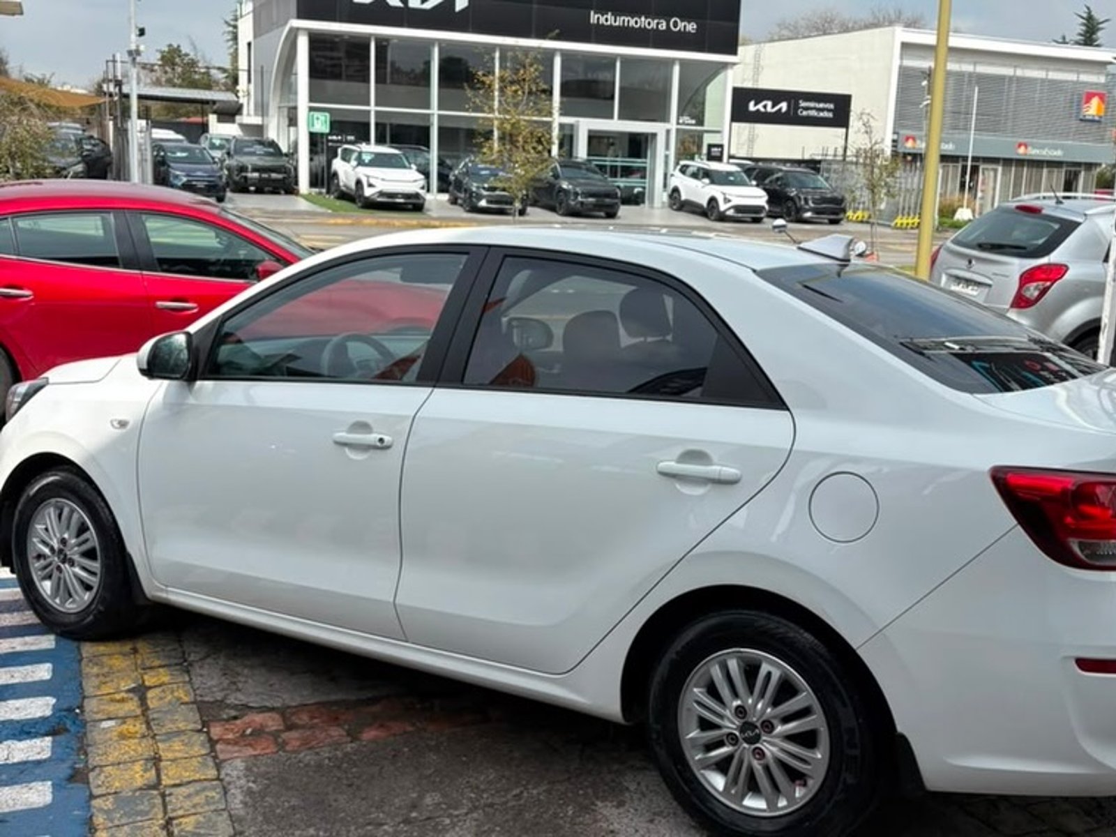 Kia SOLUTO 2023 - Foto 4 de 11