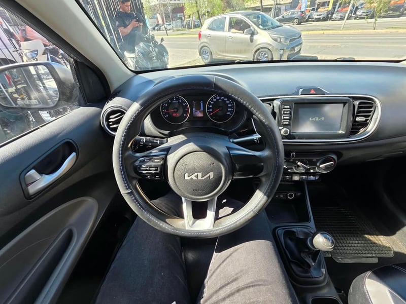 Kia SOLUTO 2022 - Imagen 9 de 10