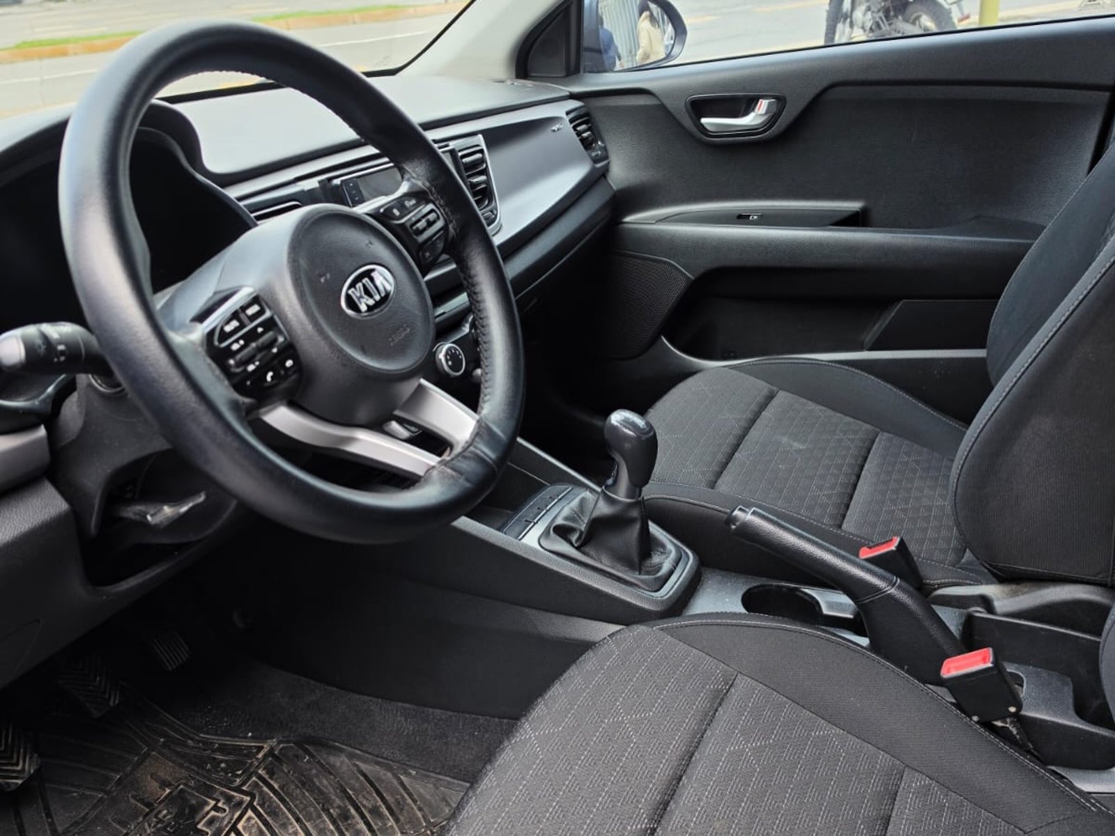 Kia RIO 2019 - Imagen 7 de 10