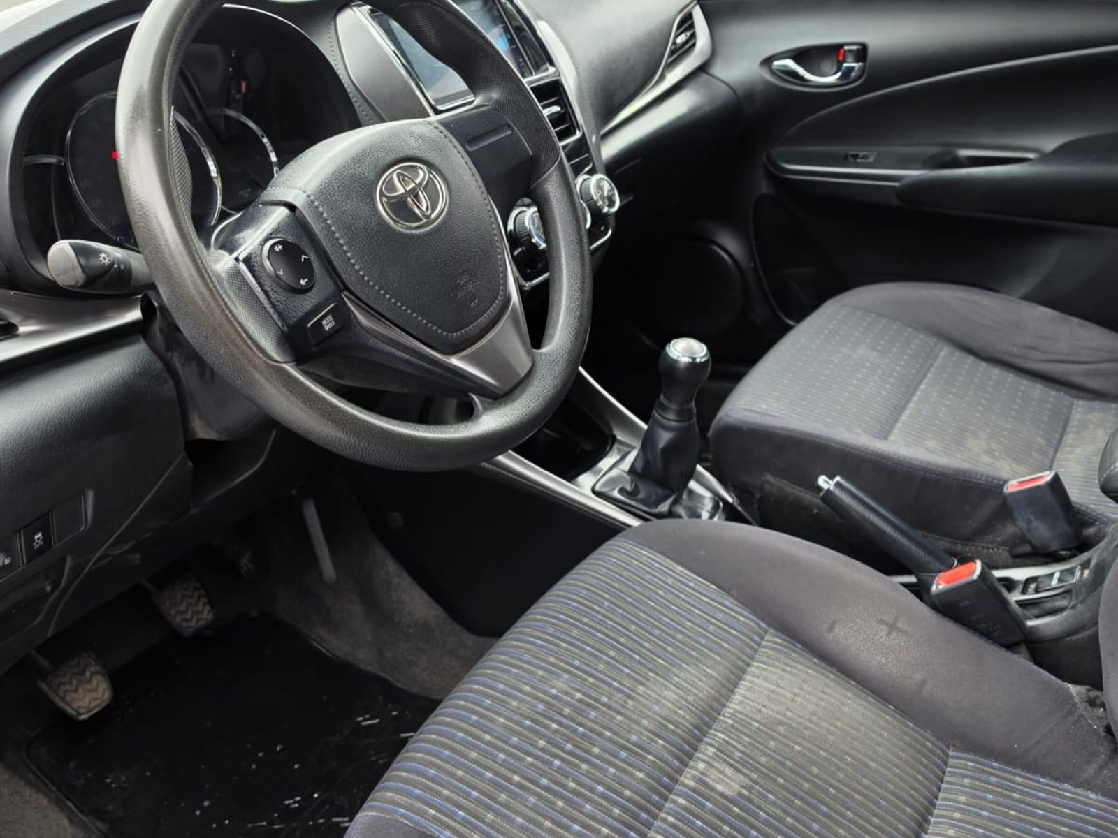 Toyota YARIS 2022 - Imagen 7 de 10