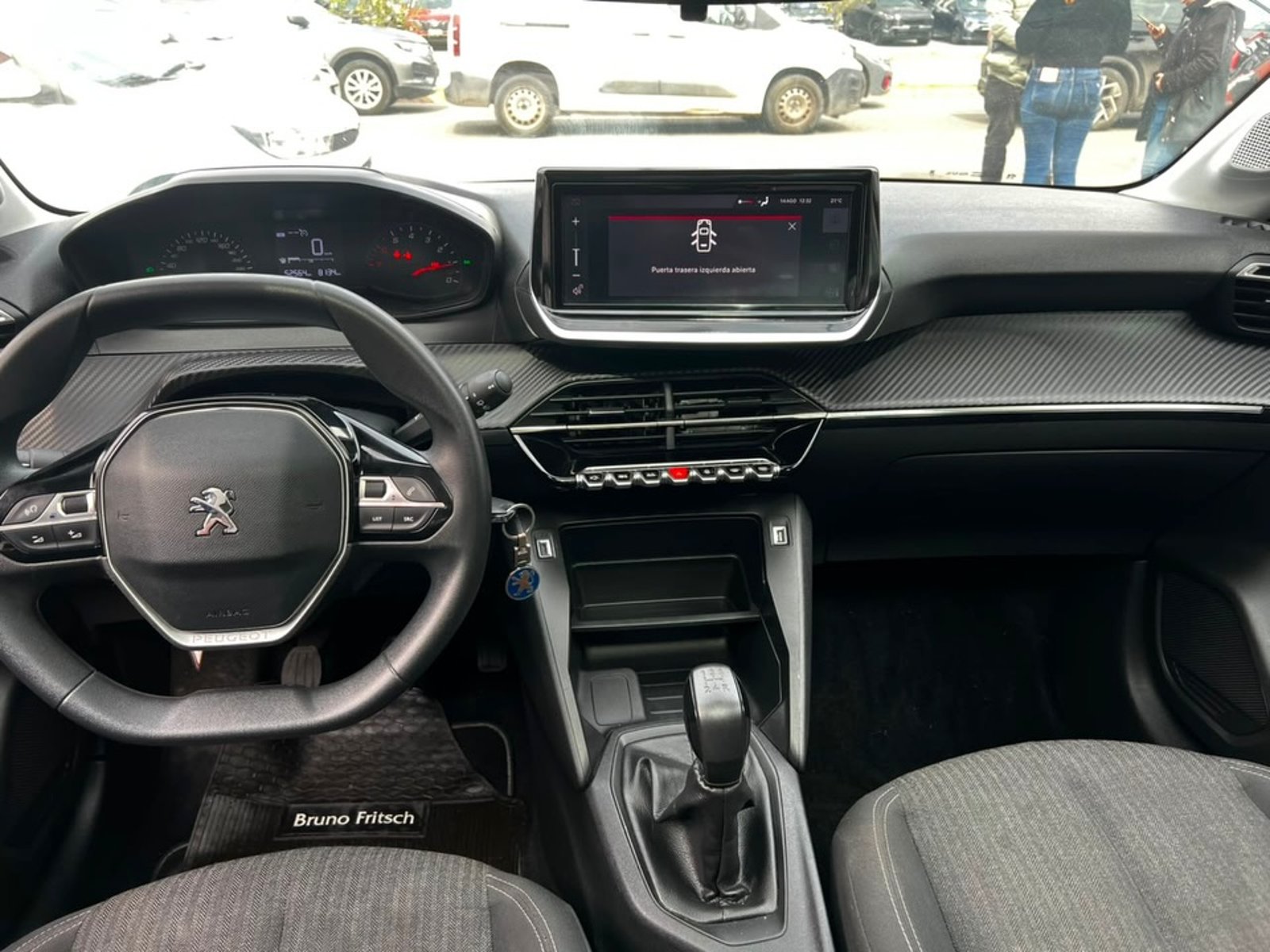 Peugeot 208 2023 - Imagen 10 de 11