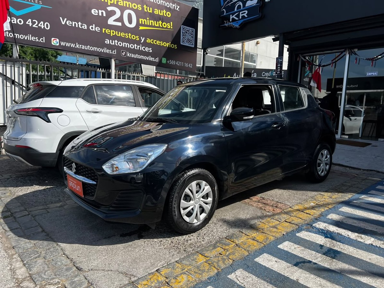 Suzuki SWIFT 2023 - Foto 3 de 10