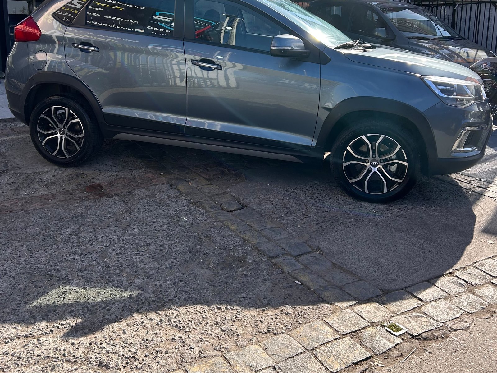 Chery TIGGO 2022 - Foto 2 de 10