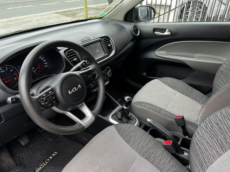 Kia SOLUTO 2024 - Imagen 8 de 10