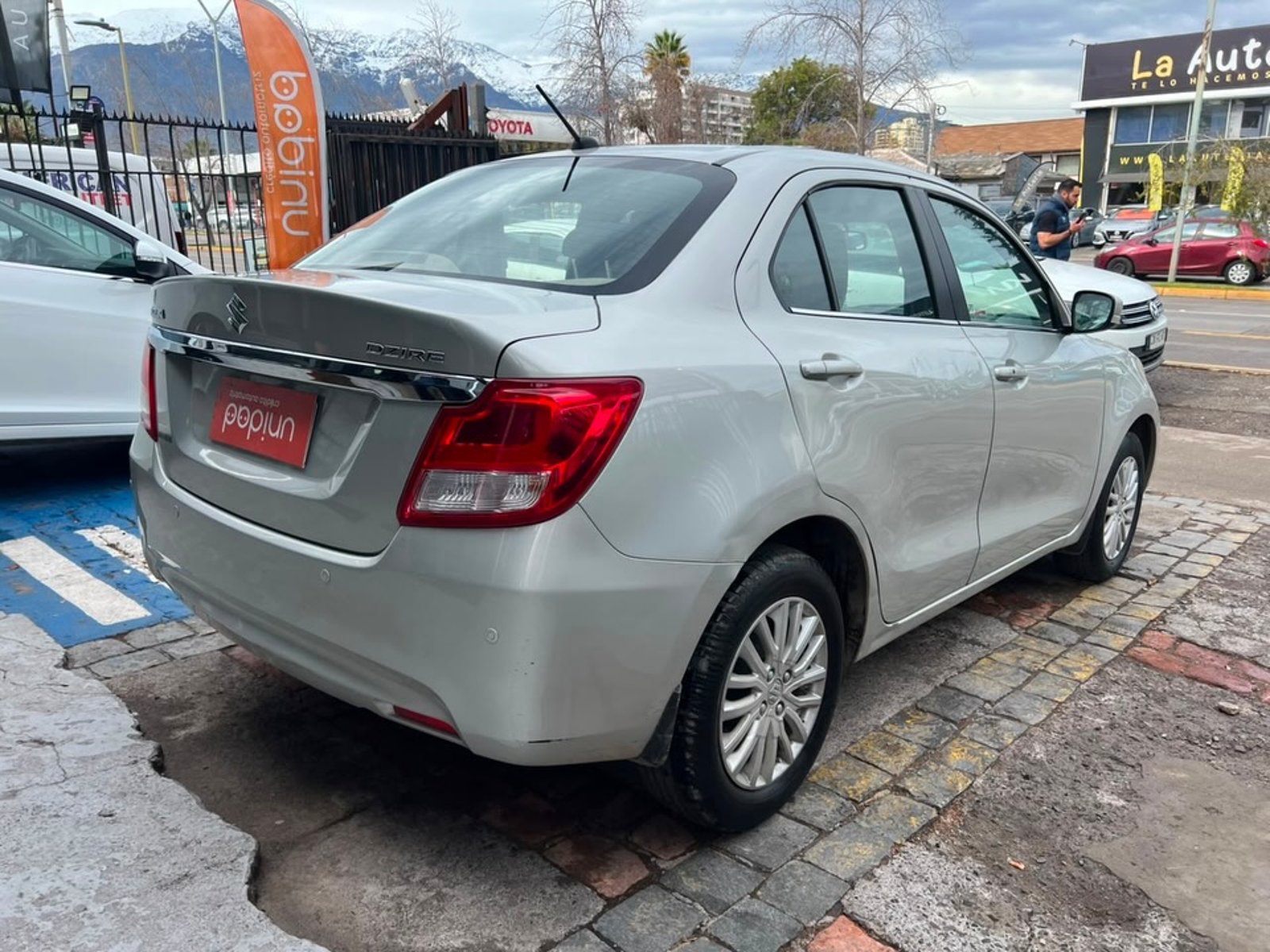 SUSUKI DZIRE 2021 - Foto 5 de 10