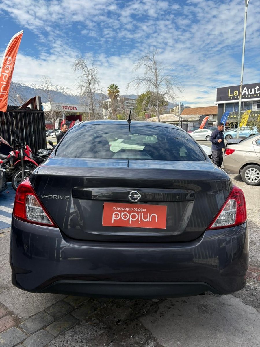 Nissan VERSA 2022 - Imagen 5 de 10