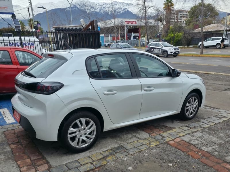 Peugeot 208 2024 - Imagen 6 de 11