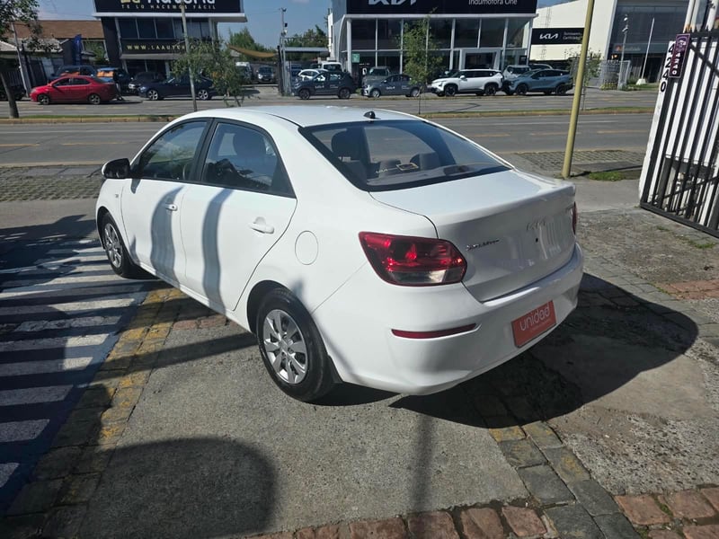 Kia SOLUTO 2022 - Imagen 4 de 10