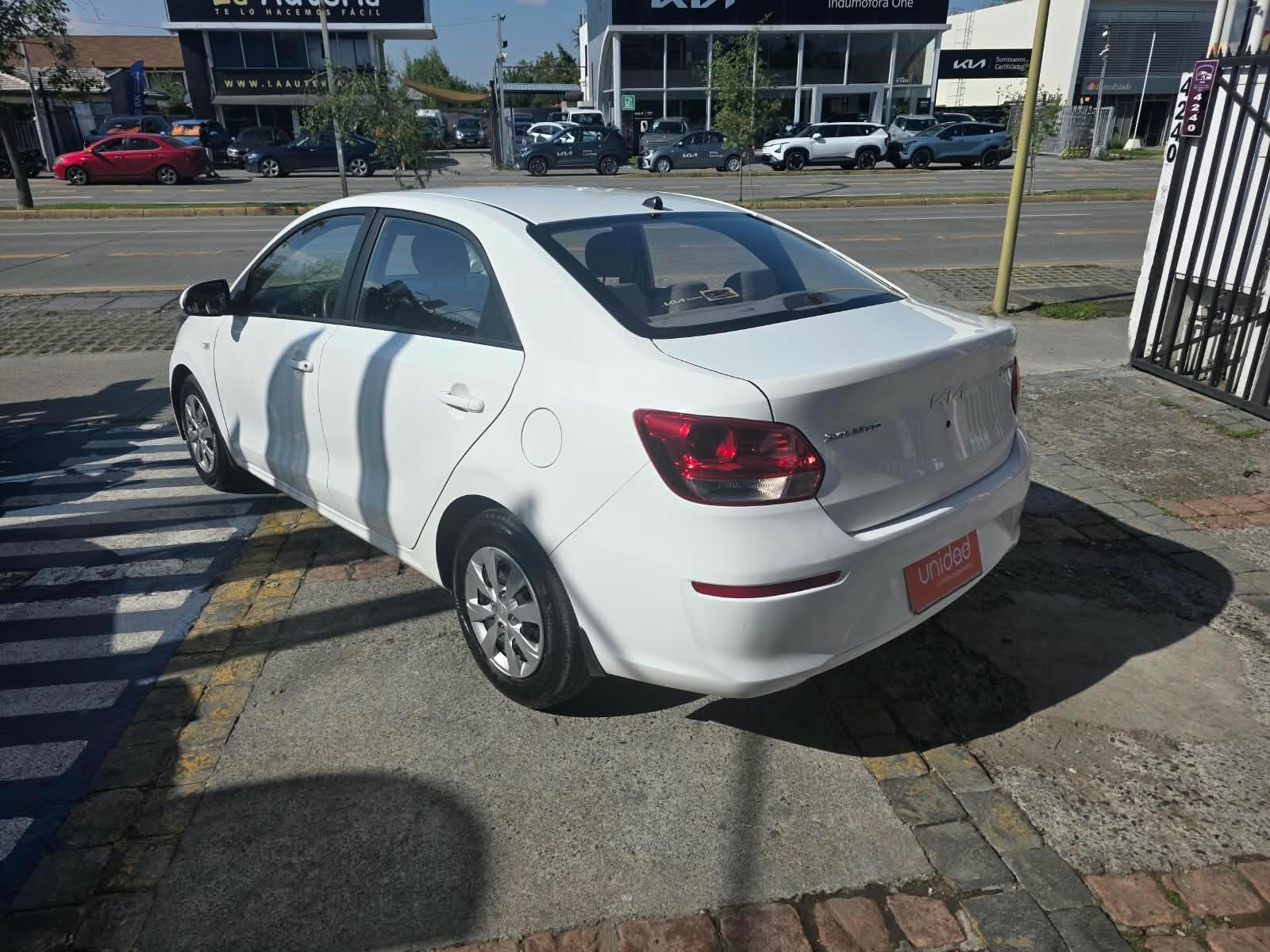 Kia SOLUTO 2022 - Foto 4 de 10