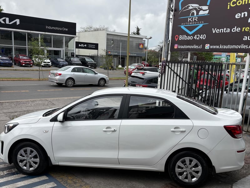 Kia SOLUTO 2022 - Imagen 6 de 10
