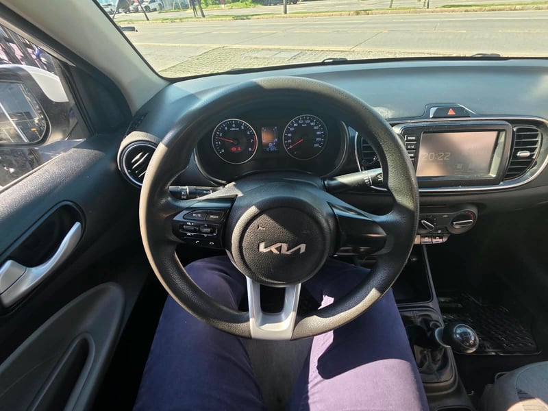 Kia SOLUTO 2022 - Imagen 9 de 10