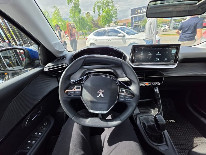 Peugeot 208 2023 - Imagen 8 de 10