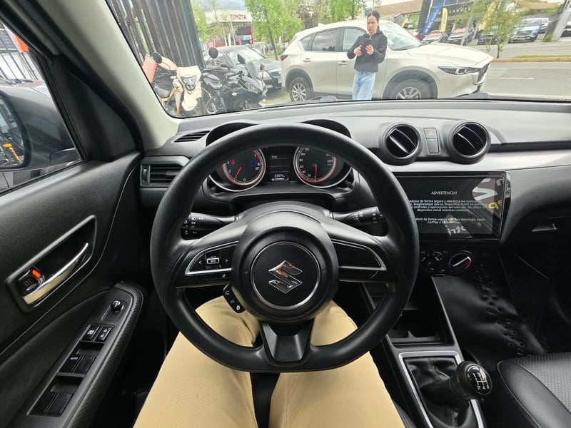 Suzuki SWIFT 2024 - Imagen 8 de 10