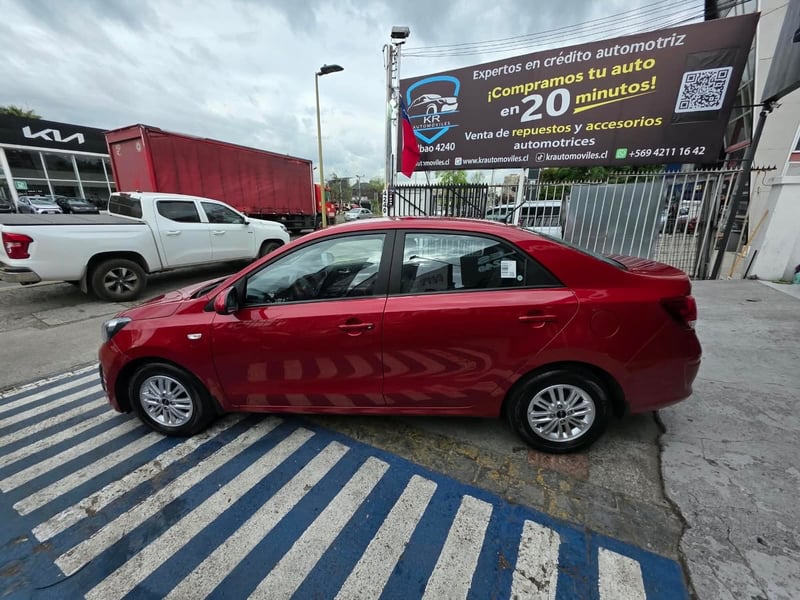 Kia SOLUTO 2024 - Imagen 6 de 10