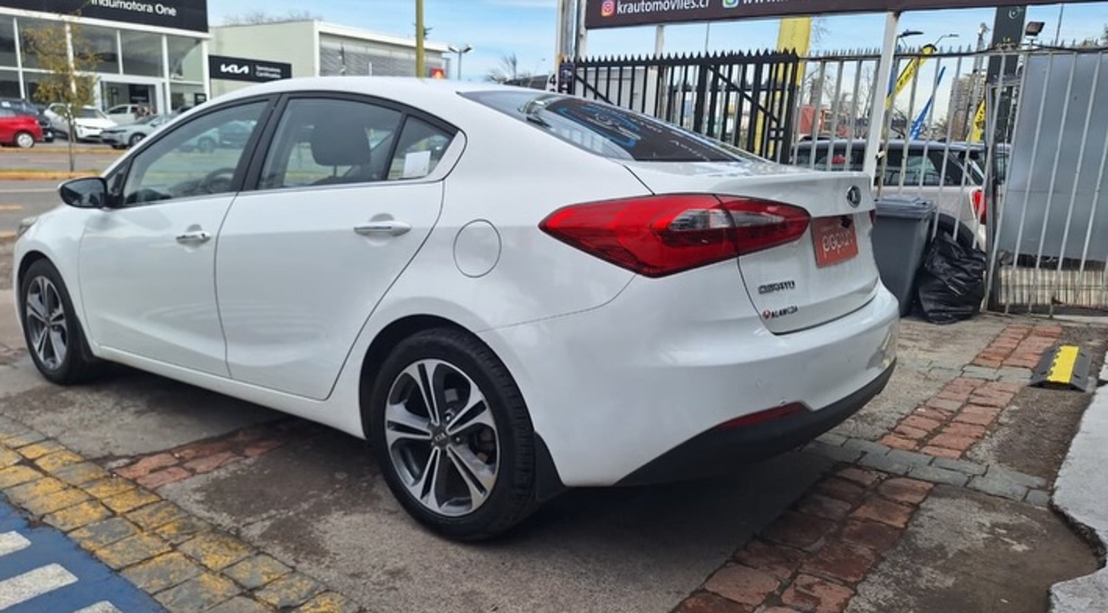Kia CERATO 2016 - Imagen 5 de 10