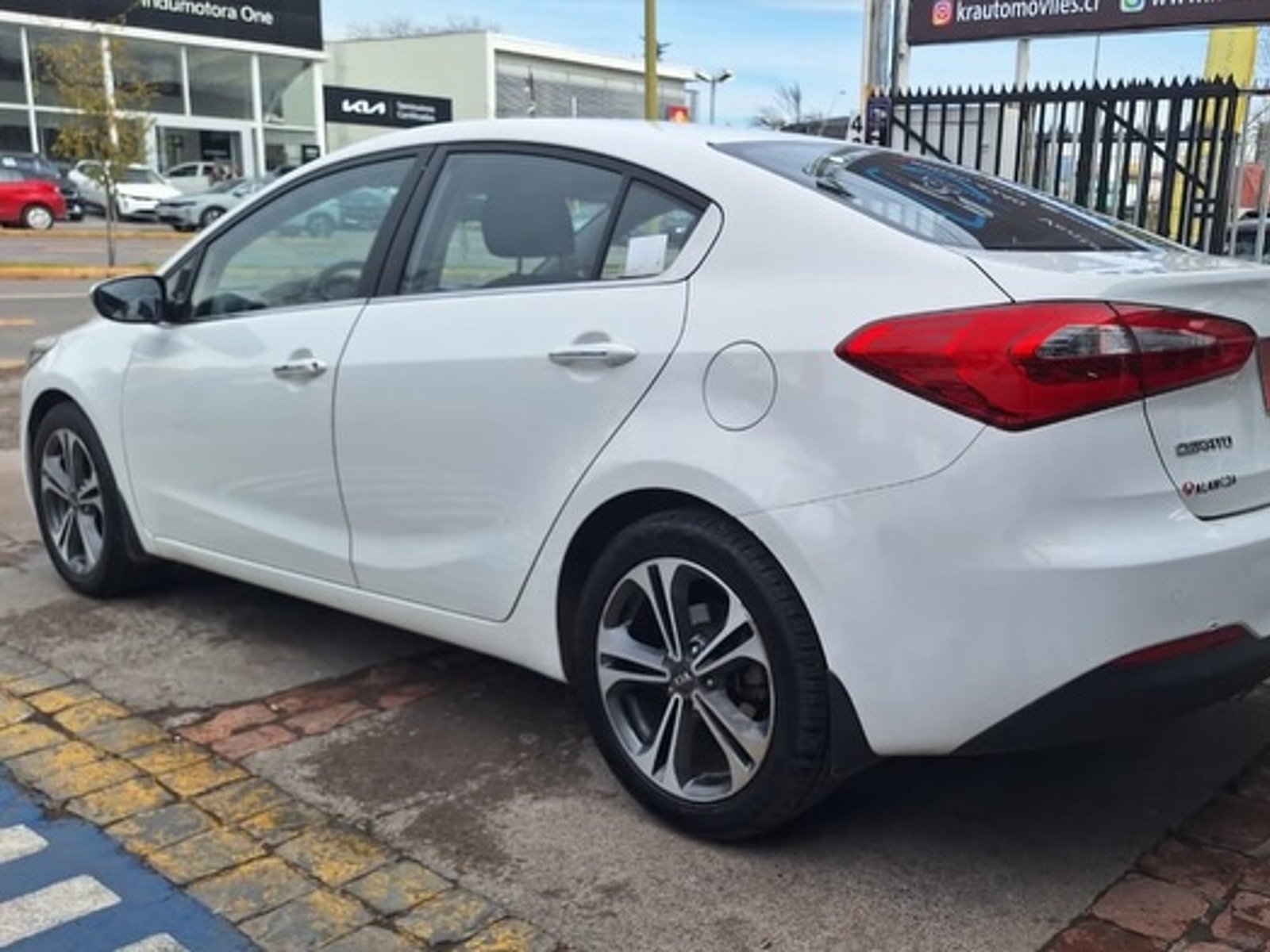Kia CERATO 2016 - Foto 5 de 10