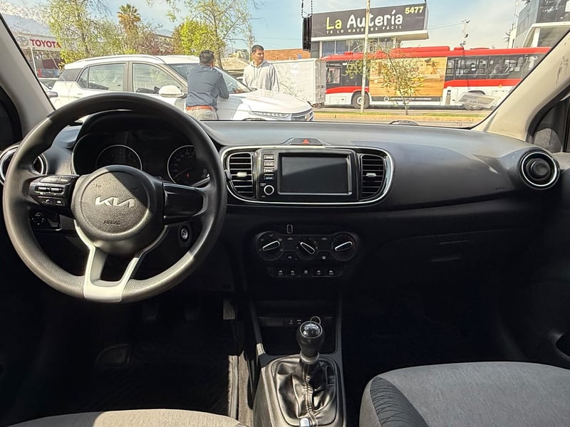 Kia SOLUTO 2022 - Imagen 8 de 9