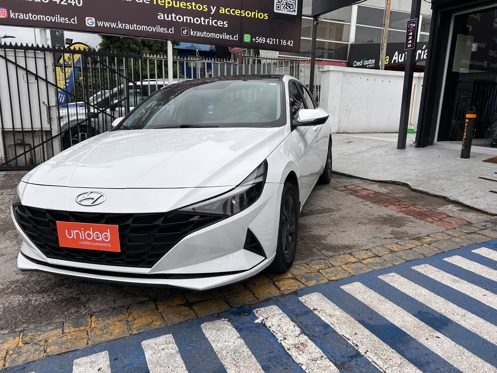 Hyundai ELANTRA 2022 - Foto 2 de 10