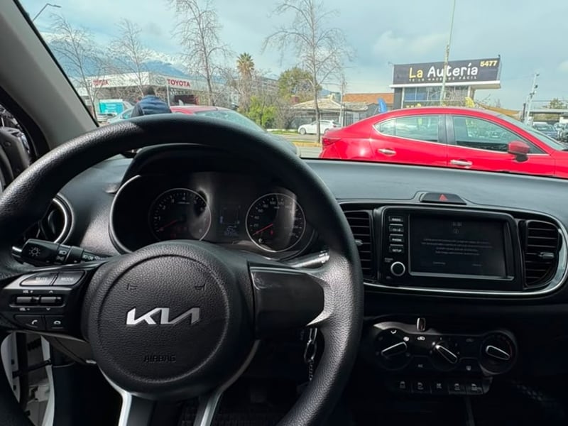 Kia SOLUTO 2023 - Imagen 11 de 11